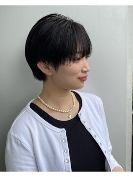 エアー 青山(AIR) 前髪あり耳掛け丸みくびれショートボブ20代30代40代50代60代