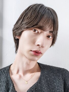 シド 表参道(s.i.d) 前上がりシースルーマッシュウルフ×韓国アイドルメンズメイク