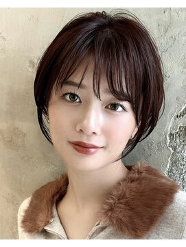 アフロート ルヴア(AFLOAT RUVUA) 【岩田莉奈】一人一人のオーダーメイドカットで骨格矯正　 新宿