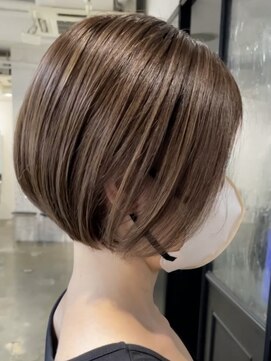 エリマ 横浜西口(elima) 横浜白髪染めショートボブミルクティーベージュヘーゼルベージュ