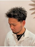 メッシュカラー　ハードツイストパーマ　テーパーフェード