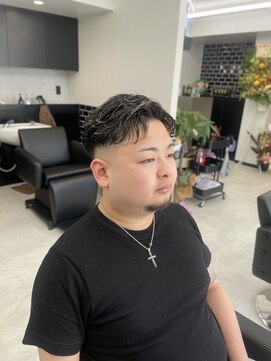 リッチ バイ ラピス(RICH by Lapis) フェザーショート×ミドルフェード