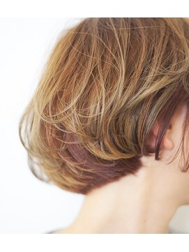 ラプト(rapt) 《rapt.》デザインカラーボブサイド（フロントからの写真あり）