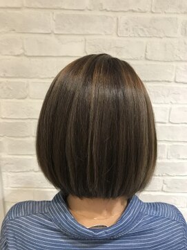 コム(com by neolive) 定番ボブスタイル