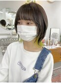 ウルフカット×インナーイエローカラーでお洒落ヘアに!