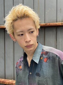 フリーク バーバーショップ 都島店(FREAK BARBER SHOP) 金髪スパイキーショート