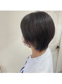 厚めバングのインナーグレージュorピンクベージュの大人ヘア