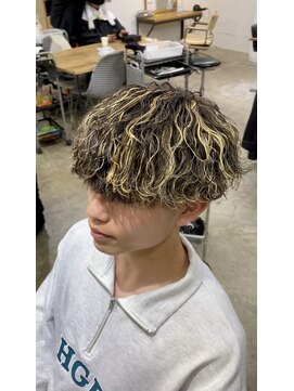 エルオム(EL.HOMME) 波巻きクリームパーマ/抜きっぱなしハイライト