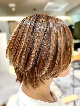 ゼストララ(ZEST Lara) 【YUICHI】ハイライト×丸みショート【吉祥寺】