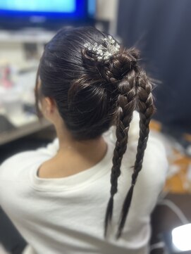 シャルム バイ アローズ 久留米店(CHARM BY AROSE) 韓国風カチモリスタイルヘアセット大人可愛い三つ編みアレンジ
