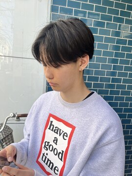 アイズ 海老名(AIZU) センターパート ニュアンスパーマ 毛流れ スパイラルパーマ