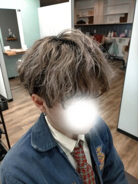 ブロス(BROS.) シャドウパーマ