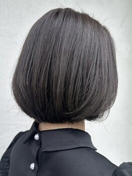 イーエム 自由通り店(e.m.)の写真/年齢とともに変化していく大人のお悩み解決メニューをご提案♪ヘアケアに特化したこだわりの商材も◎
