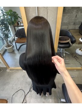 ララク(RARAQ) 湿気で広がる髪も朝ラクに整う髪質改善ストレート