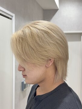 メレ 仙台(Mele) メンズセンターパート/ホワイトブロンド/ブリーチカラー