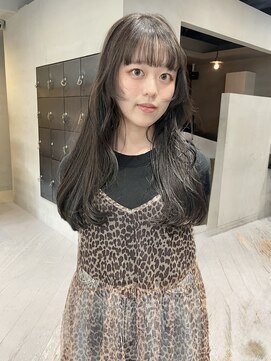 ヘアー アイス ルーチェ(HAIR ICI LUCE) ブリーチなしカラー オリーブグレージュ レイヤーカット/林