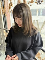 リュッカ(Lyuck)&nbsp;【MANA】透け感オリーブベージュ☆軽さがポイント！レイヤー