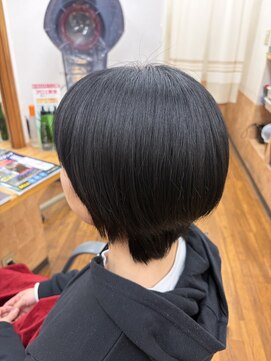 ヘアーズ サエミ ショートボブでスッキリ大人可愛く♪