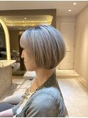 〈キシタクヘアー〉ホワイトベージュ白髪ぼかしアンブレラカラー