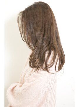 シロ(SiLO) *削ぎすぎないカット/前髪流し大人ゆるウェーブ*