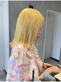 ペールイエロー