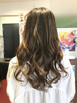 フリーダム ヘアー ザ ムー(Freedom Hair THE MOO) ロングレイヤー