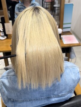 ビューブルー 亀戸錦糸町(VIEW BLUE) 美髪シアーカラーピンクブラウンショートカット切りっぱなしボブ