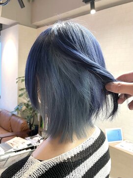 コワファースト長崎シャンプーボーイ 2nd(COIFF1RST 長崎 SHAMPOO BOY) 長崎 ウルフ ネイビーブルー×ペールブルー