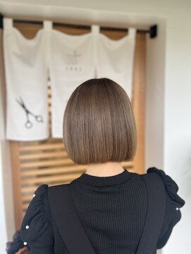 ミキカミ ベージュ×ボブ