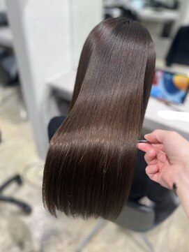 キュア 表参道(CURE) 美髪矯正［髪質改善/縮毛矯正/表参道駅］