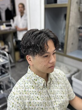 ワンシザース(ONE SCISSORS) センター分け×スパイラルパーマ