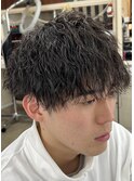 縦落ちツイストスパイラルパーマ刈り上げメンズショート