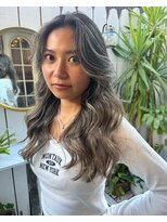 アデ オモテサンドウ(ade omotesando) レイヤーとハイライトカラーで作る海外トレンドスタイル