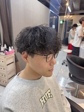 アイズ 海老名(AIZU) シャドウパーマ　ニュアンスパーマ　フェザーショート　縦落ち