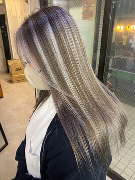 カルフール ロコ 草加西口店(Carrefour LOCO) ハイライト/ブリーチ/ダブルカラー/コントラストカラー/個性派