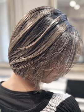 ジーレ(jiire) 30代40代50代60代ショートボブ脱白髪染め白髪ぼかしハイライト