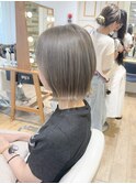 ハイトーンボブ/くびれヘア/グレー/ハイライトカラー【横浜】k