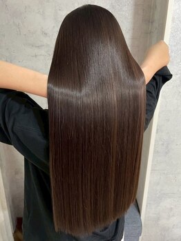 アイリス 天文館店(AIRIS)の写真/ダメージレスな酸性ストレートで地毛のようにナチュラルにまとまる美髪へ♪うねり/くせ毛でお悩みの方に◎