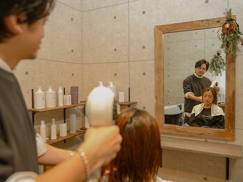 マイグラトリー(MIGRATORY)の写真/【完全個室で静かな自分時間】ファーストクラスの上質空間でこだわりの技術を。髪も心も癒されてキレイに。