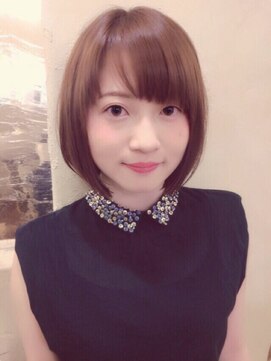 ホワイト ドア(White dooR) カシスストレートボブ