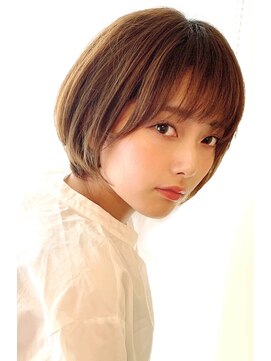 レウナ 外苑前(Reuna) 大人可愛い小顔ショートボブ　ハンサムショート