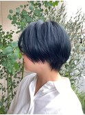イメチェンショート毛先カールネイビーブルーハンサムショート