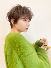 フラミューム 藤枝(flammeum) 透けバング×小顔に見えやすいナチュラルパーマショート