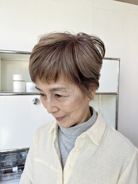 ステア ケース(stair case) 70代の白髪染め　ミルクティーベージュ