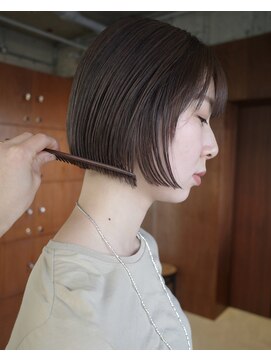 ヨロヘアー(YOLO hair) ミニボブ×ブラウンベージュ