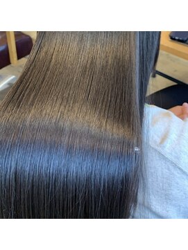 リーファ(reefur) くびレイヤーエモージュ斜めバング小顔愛されグレージュカラー