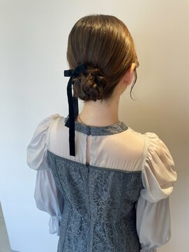 イラ(Era) ヘアアレンジ/タイトシニヨン