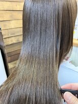 トリート(TREAT)&nbsp;年齢によるうねりが気になる方へ　|　自然な艶髪ストレート