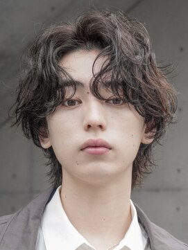 フィフス(fifth) 原宿微分けセンターパートウルフカットシャドウパーマ刈り上げ