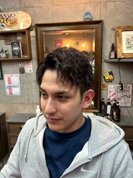 アールズ ヘア(R's hair) MEN’S HAIR/サーフカール/刈り上げセンターパート/印西